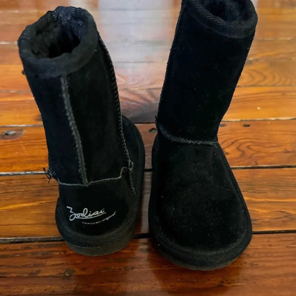 Zodiac black fur